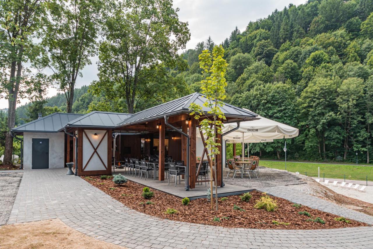 Szczawnica Park Resort & Spa Buitenkant foto The restaurant in the park