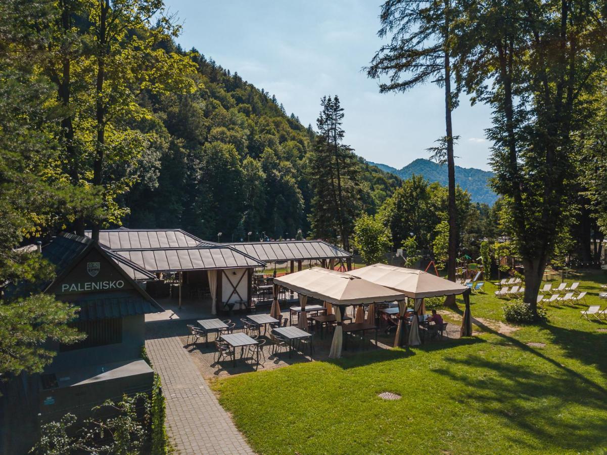 Szczawnica Park Resort & Spa Buitenkant foto The restaurant in the park
